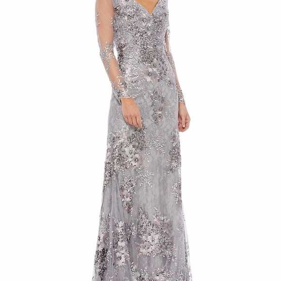 Size 12 - Picture 1 of 8